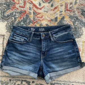 Mid-low rise shorts from a.n.a